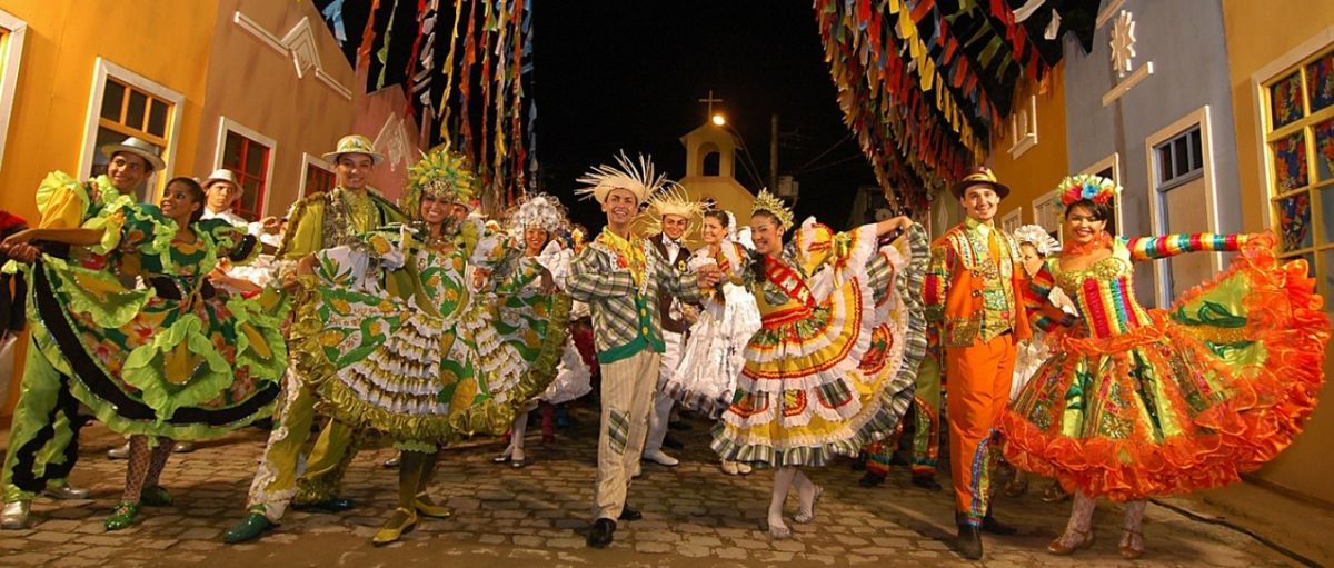 Brazilian Carnival and Beer - Biggest carnival in the world